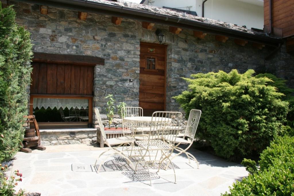 B&B Lo Tatà Fenis Extérieur photo